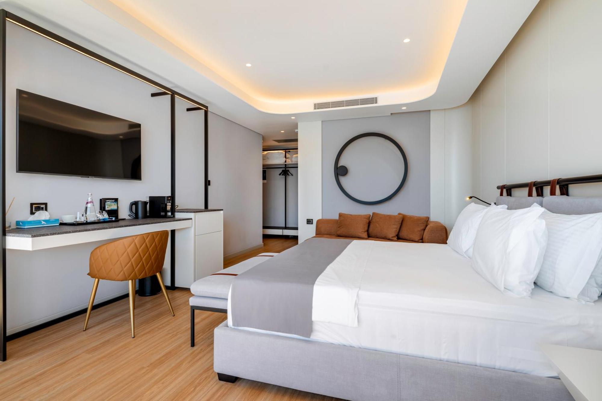 Alyacht Premium Hotell 4*