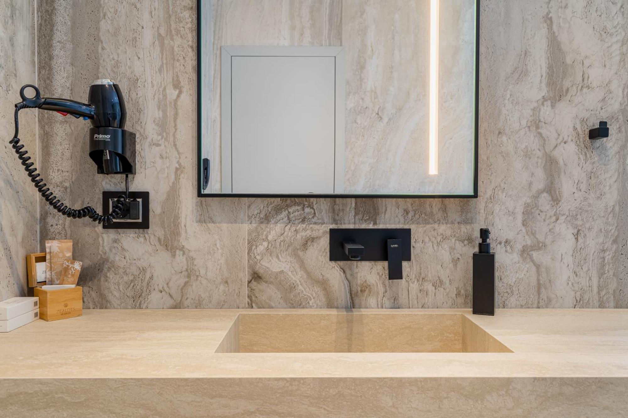 Alyacht Premium 4* Sarandë
