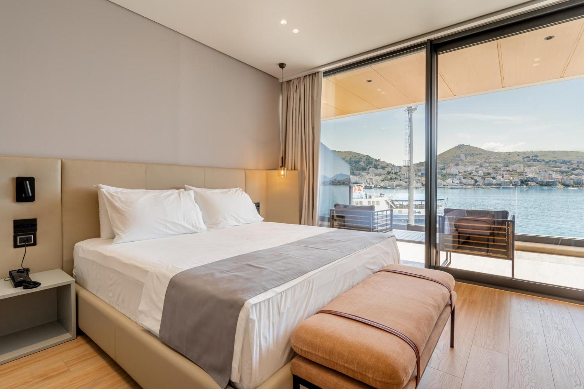 Alyacht Premium Szálloda 4*